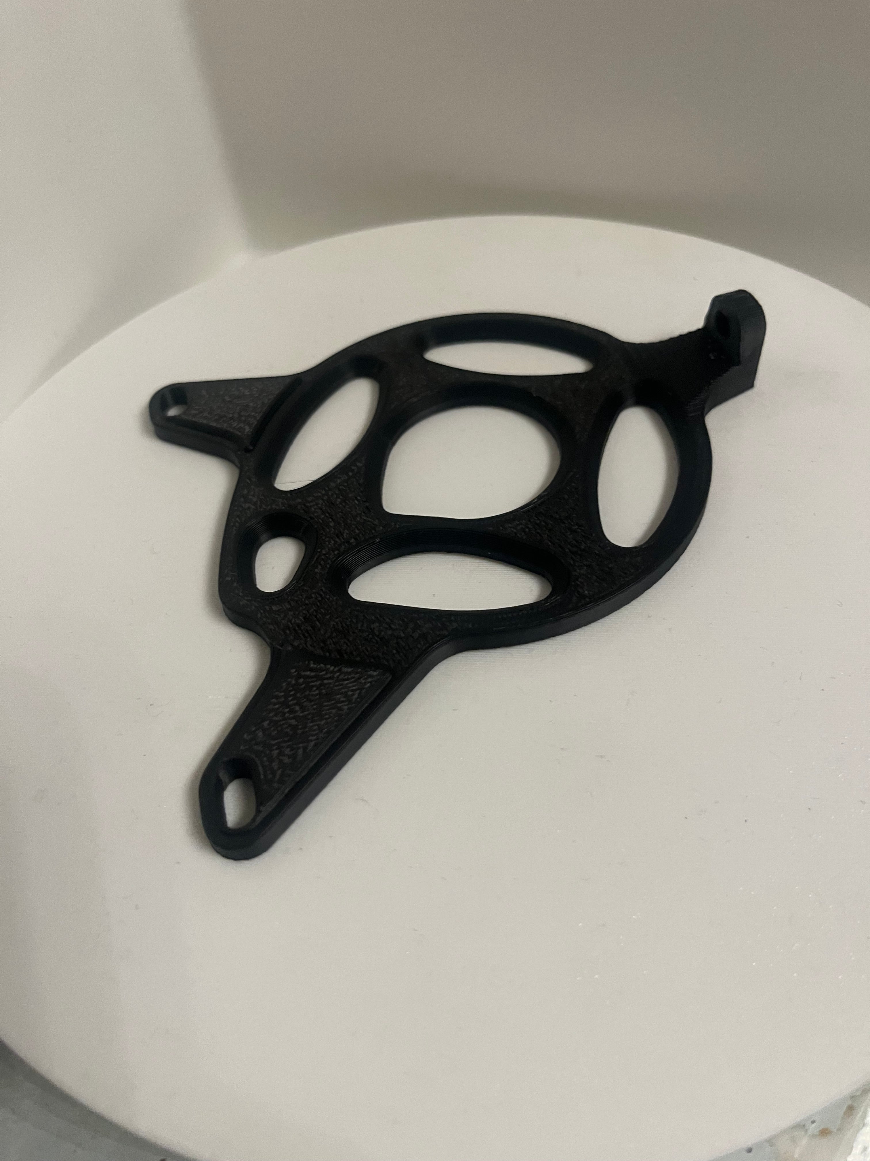 Tuttio motor cover